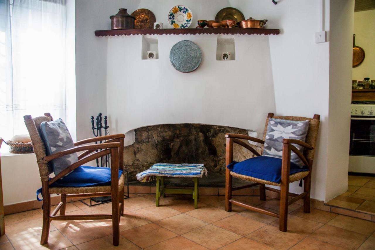 Cecilias Courtyard Guest House Malya Exterior foto