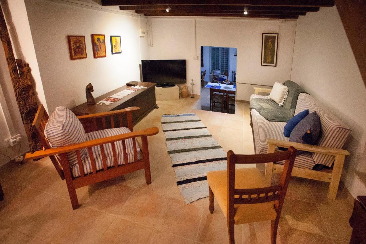 Cecilias Courtyard Guest House Malya Exterior foto