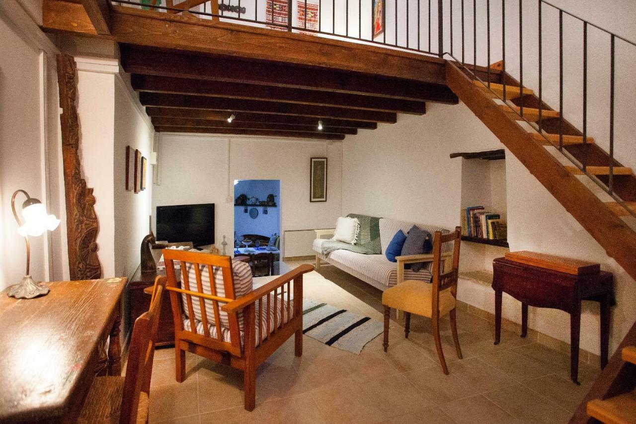 Cecilias Courtyard Guest House Malya Exterior foto