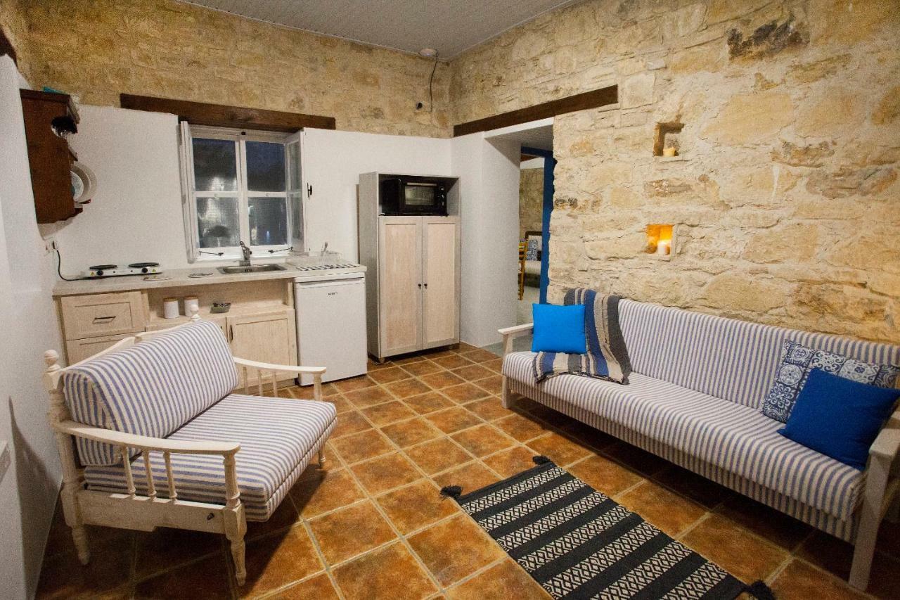 Cecilias Courtyard Guest House Malya Exterior foto