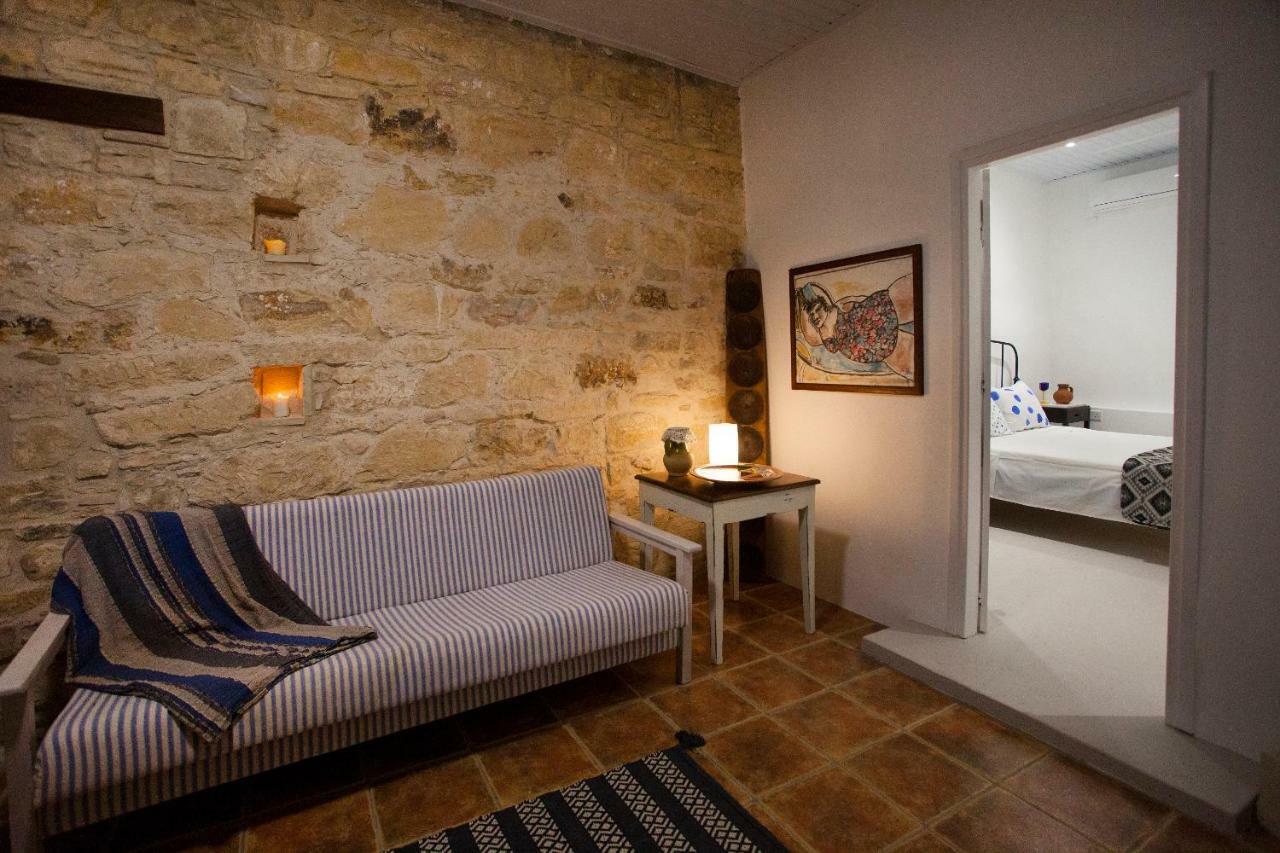 Cecilias Courtyard Guest House Malya Exterior foto