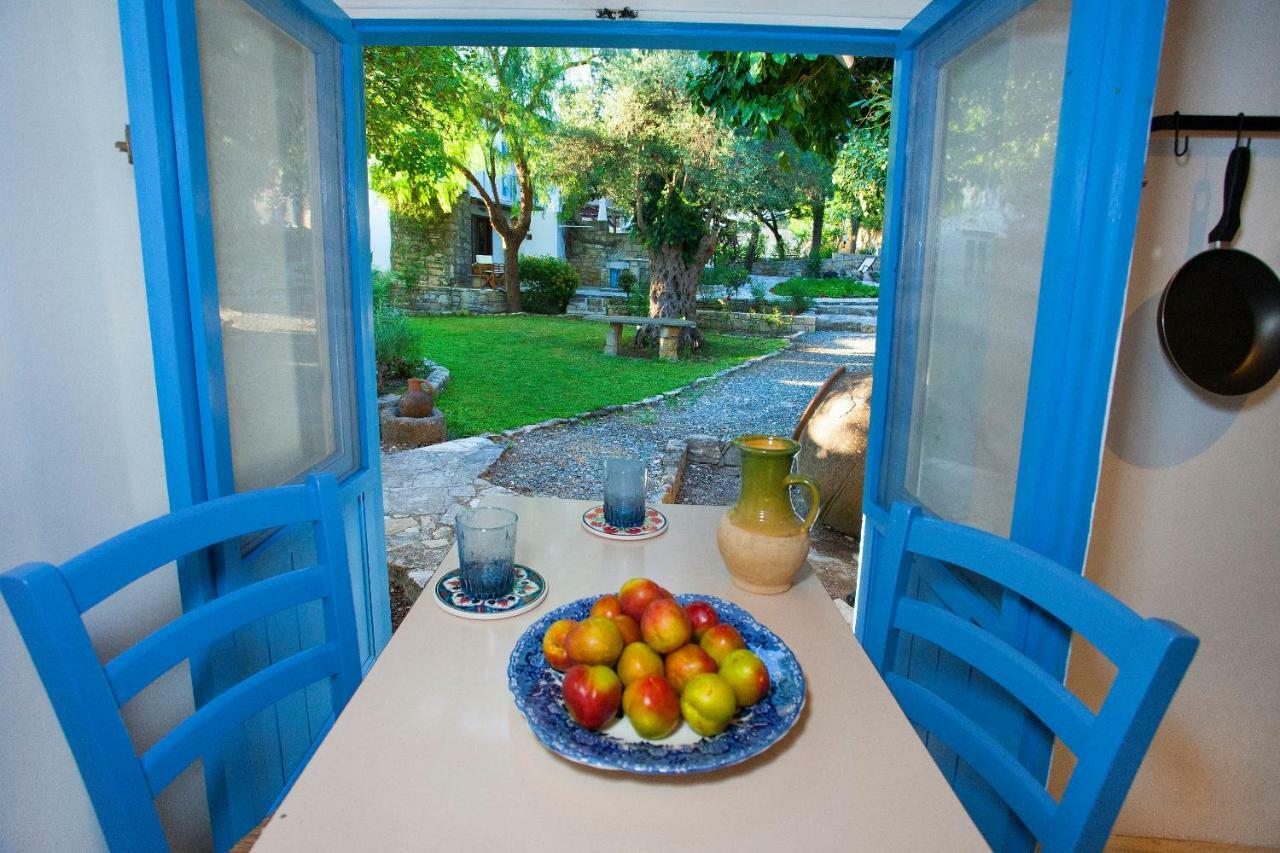 Cecilias Courtyard Guest House Malya Exterior foto
