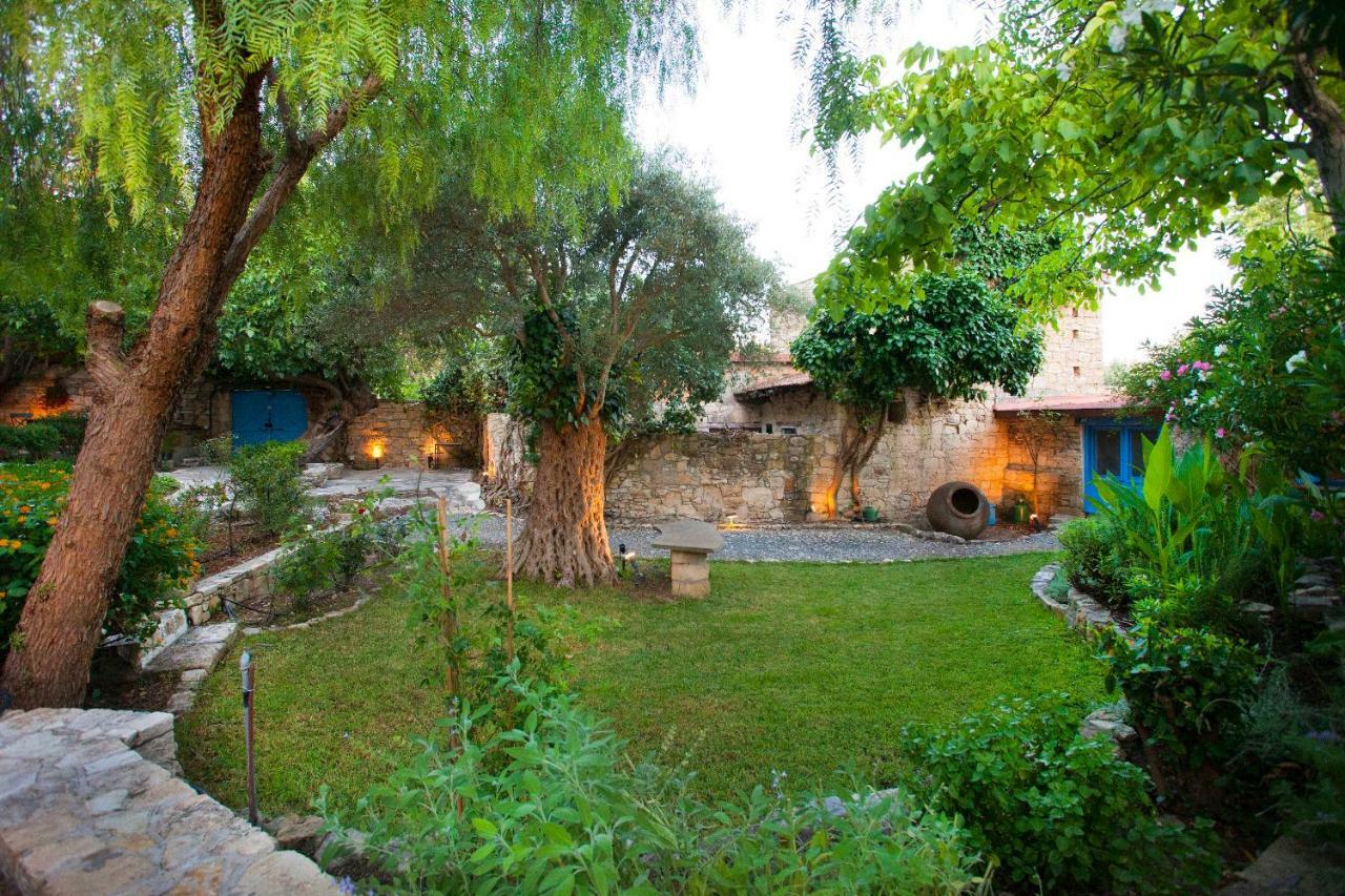 Cecilias Courtyard Guest House Malya Exterior foto